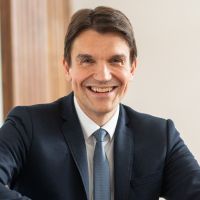 Prof. Dr. Uli Paetzel, CEO