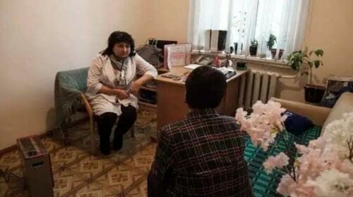 Lyubov Maksimenko, psychologist, consults a victim of domestic violence at Jalalabad Center for Reproductive Health. Jalalabad, Kyrgyzstan. Nov 23, 2016